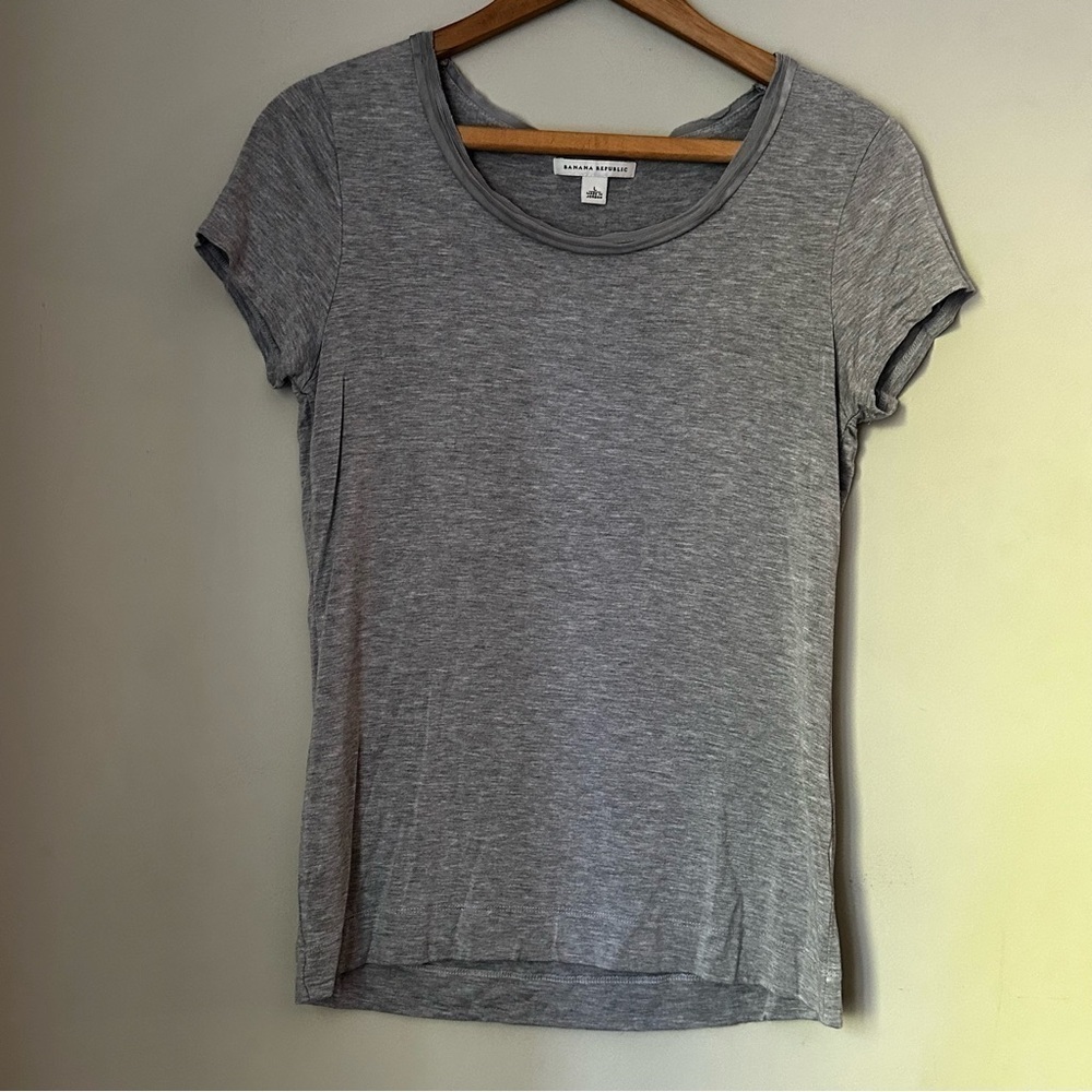 Banana Republic | Gray Tee  | Large